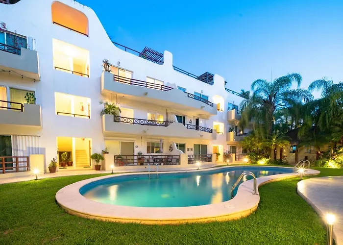 Modern Penthouse With 2 Bedrooms & Pool - Exquisite Bargain Priced - At Margaritas II