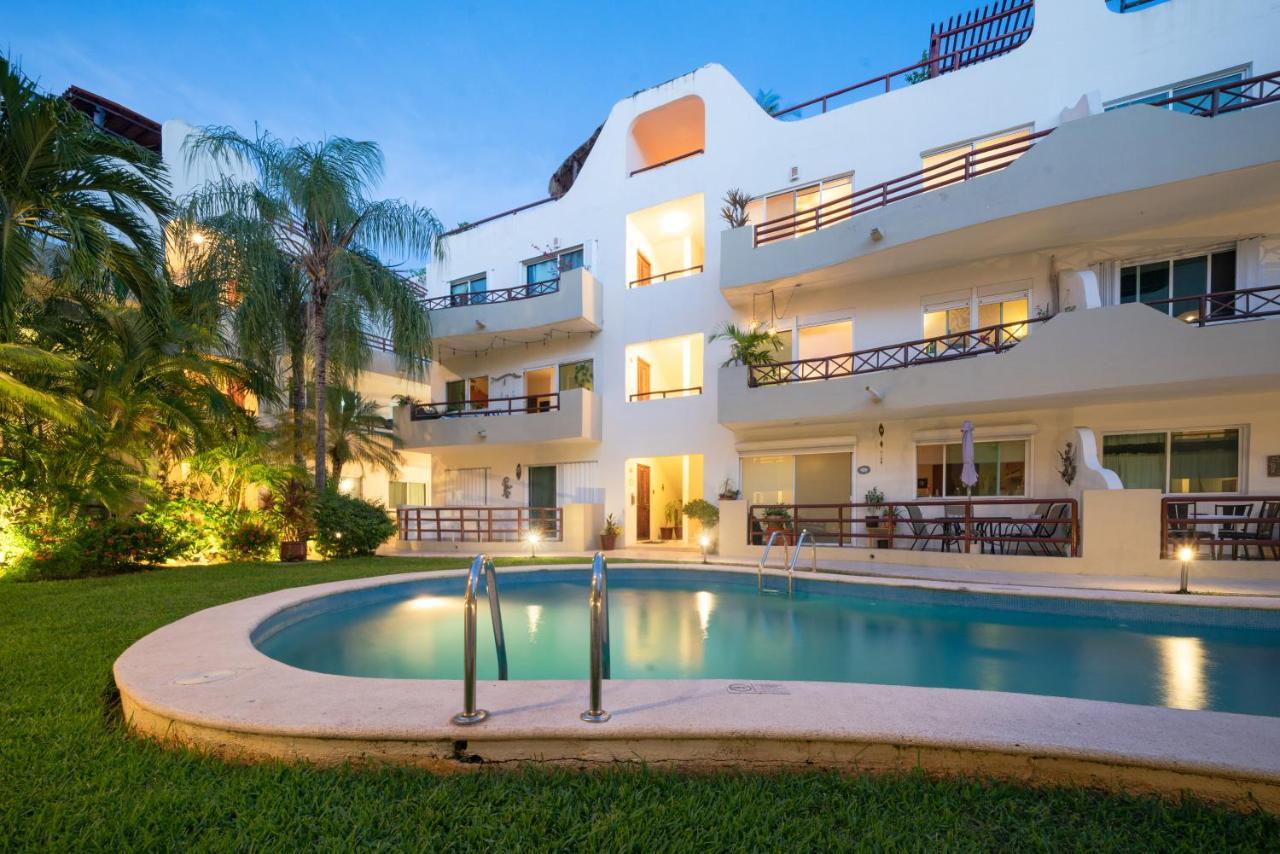 Modern Penthouse With 2 Bedrooms & Pool - Exquisite Bargain Priced - At Margaritas Ii Сasa de vacaciones Playa del Carmen