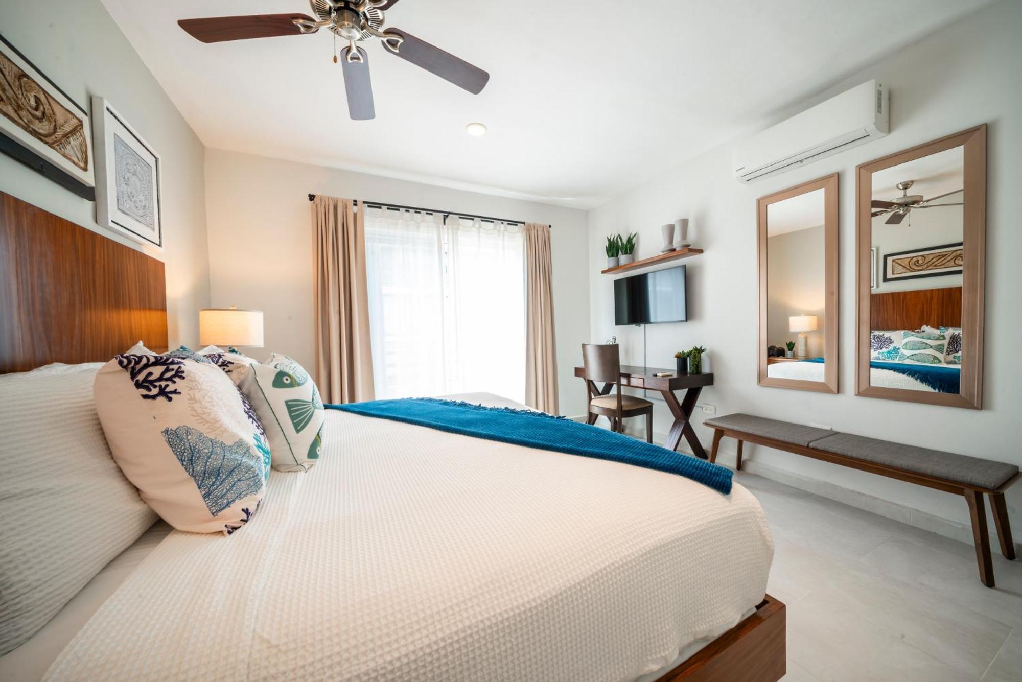 Modern Penthouse With 2 Bedrooms & Pool - Exquisite Bargain Priced - At Margaritas Ii